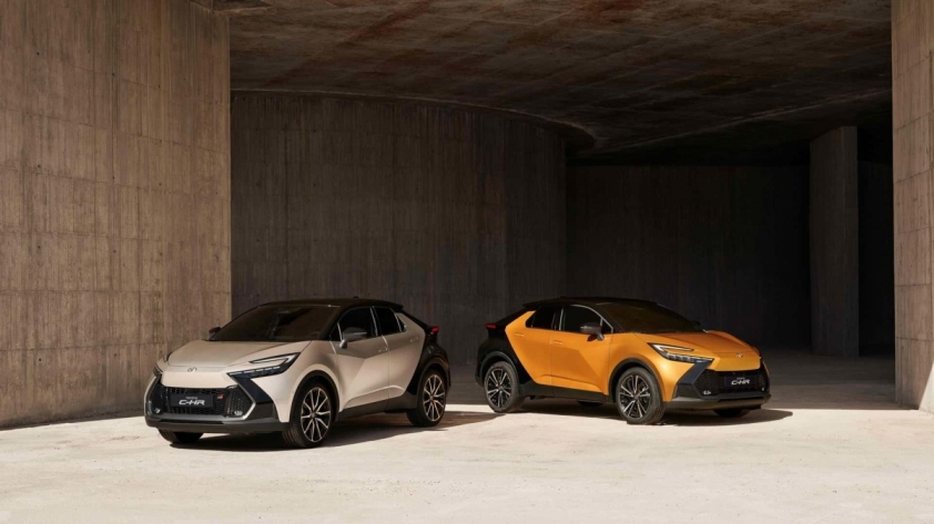 foto-toyota-c-hr-2023-immagini-6