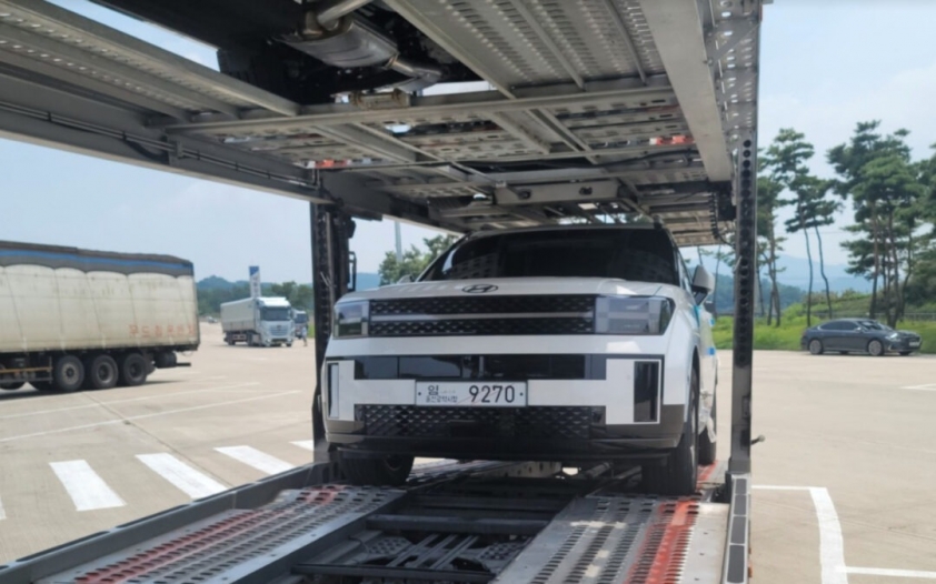 hyundai-santa-fe-large-scoop-11