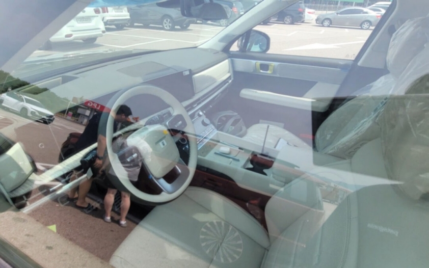 hyundai-santa-fe-large-scoop-16