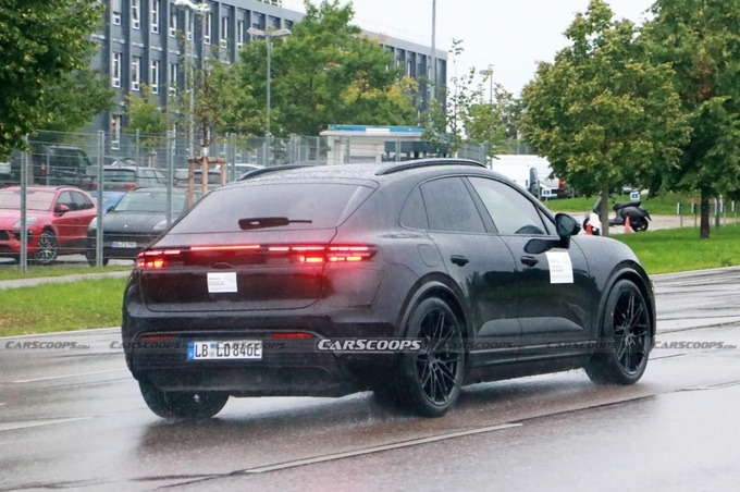 macan-ev-3-1690996463354