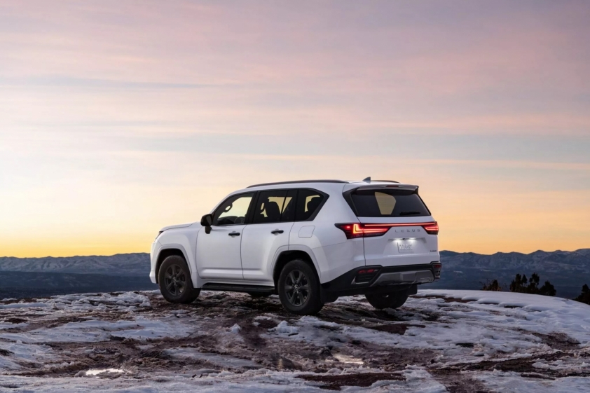 2024-lexus-lx-600-19-2048x1366
