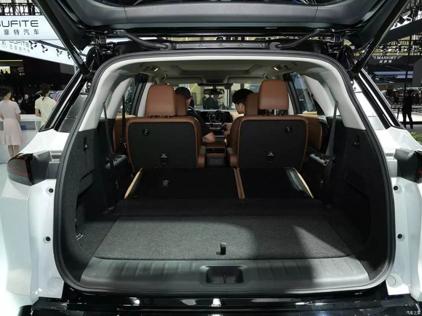nissan-pathfinder-2024-7-19f6