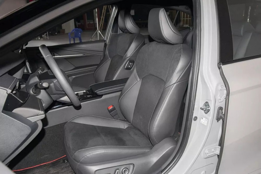toyota-camry-2024-8-170072806863