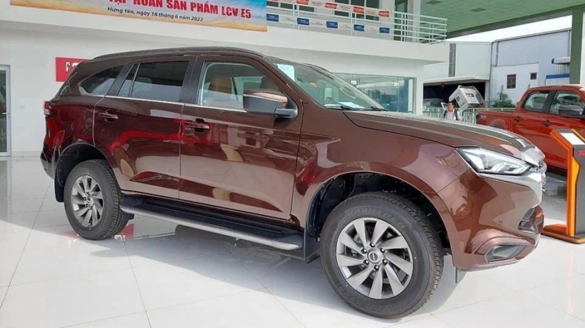 Ô tô gầm cao 7 chỗ chạy đua giảm giá dịp cuối năm, cao nhất lên đến gần 200 triệu đồng 362171