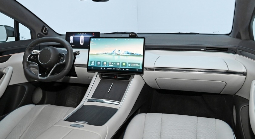 Sedan điện Luxeed S7 của Huawei chính thức ra mắt: Sạc 5 phút đi hơn 200 km, giá quy đổi từ hơn 850 triệu đồng 363931