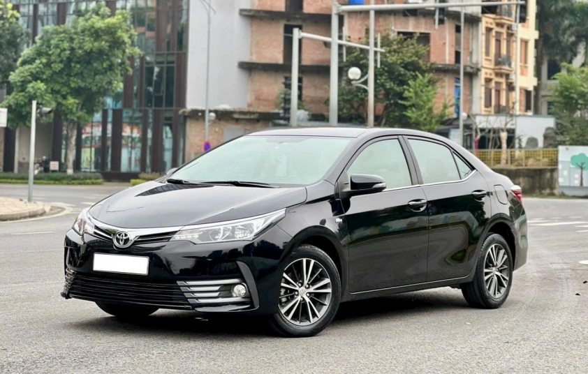 Sau 4 năm lăn bánh, Toyota Corolla Altis cũ bán lại với giá ngỡ ngàng 367250