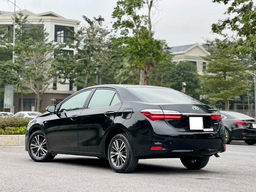 Sau 4 năm lăn bánh, Toyota Corolla Altis cũ bán lại với giá ngỡ ngàng 367253
