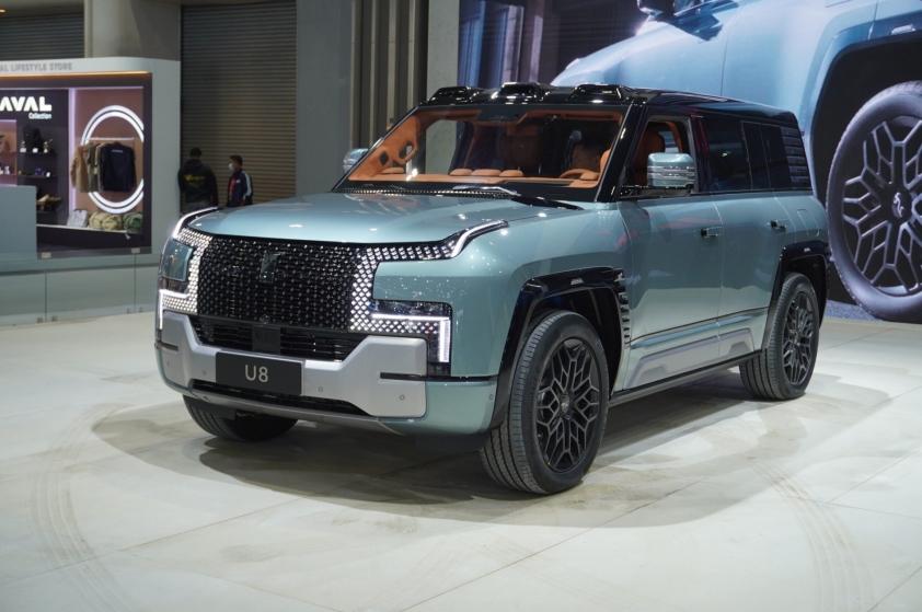 Chiêm ngưỡng YangWang U8 - SUV điện mạnh hơn 1.000 mã lực cùng khả năng