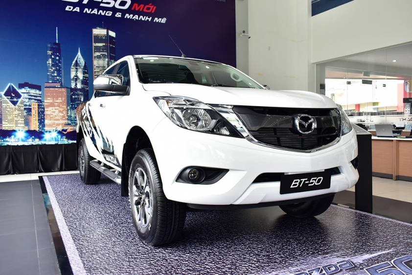 Doanh số bán tải giảm nhẹ, Ford Ranger vẫn