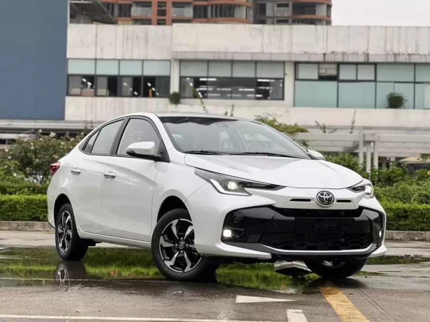 Hyundai Accent tiết tục dẫn đầu phân khúc sedan hạng B, Toyota Vios bám đuổi sát nút 372675