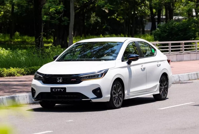 Hyundai Accent tiết tục dẫn đầu phân khúc sedan hạng B, Toyota Vios bám đuổi sát nút 372676