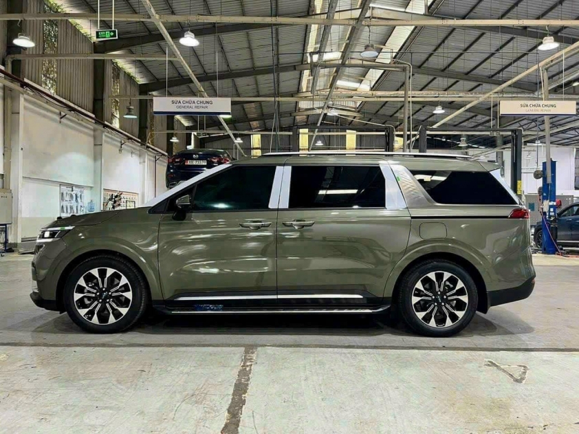 Lô Kia Carnival mới xuất xưởng đầu năm 2024 đã được giảm giá sâu tại đại lý 386022