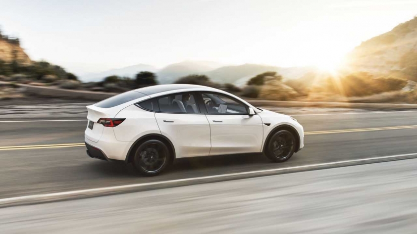 tesla-model-y-170745957172513000