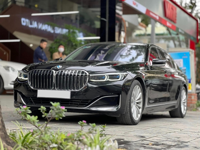 Lăn bánh 30.000 km, xe sang BMW 730Li mất giá hơn 2 tỷ đồng trên sàn xe cũ 407540