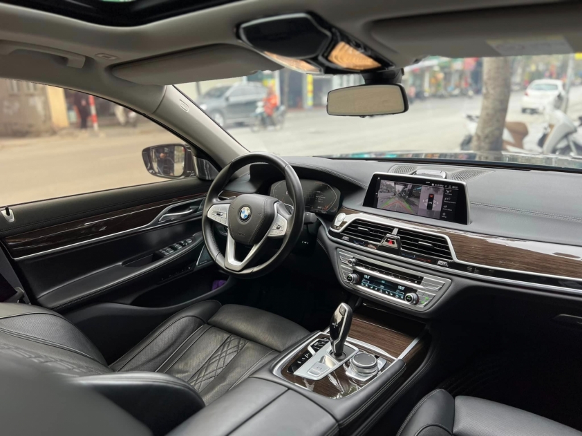 Lăn bánh 30.000 km, xe sang BMW 730Li mất giá hơn 2 tỷ đồng trên sàn xe cũ 407545