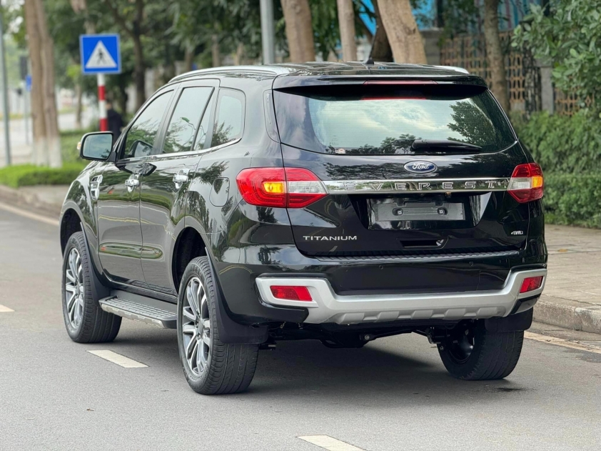 Ford Everest lăn bánh 3 năm mất giá hơn nửa tỷ đồng trên sàn xe cũ 408012