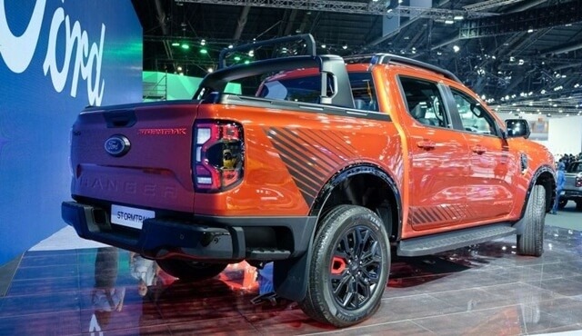 Ford Ranger Stormtrak sắp về Việt Nam tháng sau, thay thế bản Wildtrak? 408347