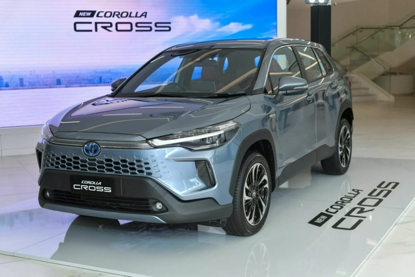 Toyota Corolla Cross 2024 nhận đặt cọc tại Việt Nam: Có 2 phiên bản, dự kiến giao xe trong tháng 5 409719