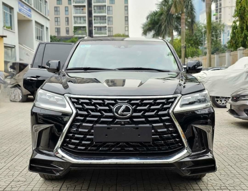 Ngỡ ngàng giá chào bán của Lexus LX 570 cũ sau 8 năm lăn bánh 410160