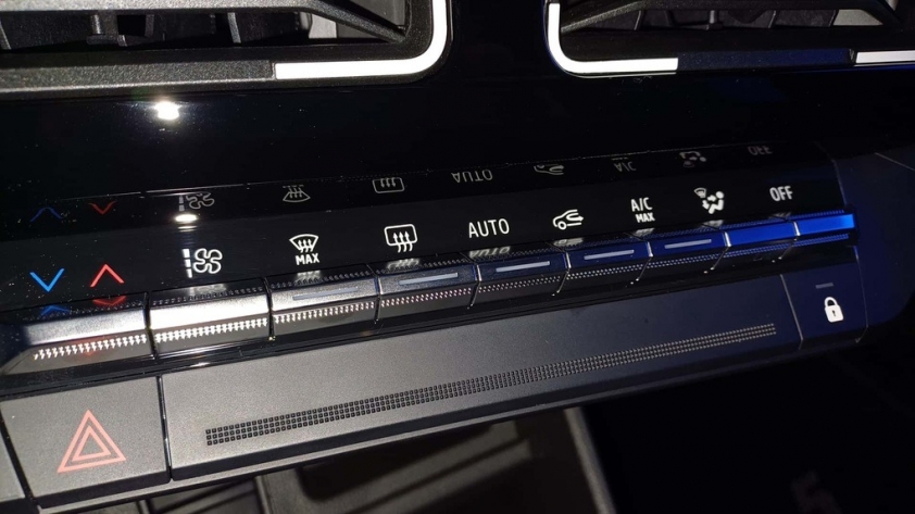 Renault 5 E-Tech 2024 trình làng: Mẫu ô tô điện rẻ hơn cả xe Trung Quốc 413963