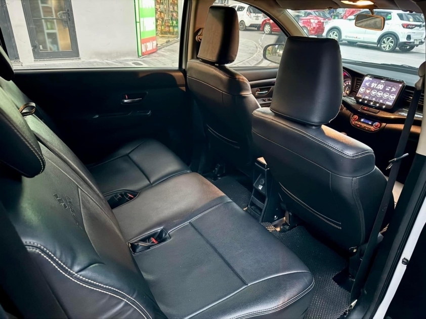 Sau 4 năm sử dụng, MPV gia đình Suzuki XL7 cũ rao bán lại với giá khó tin 414882