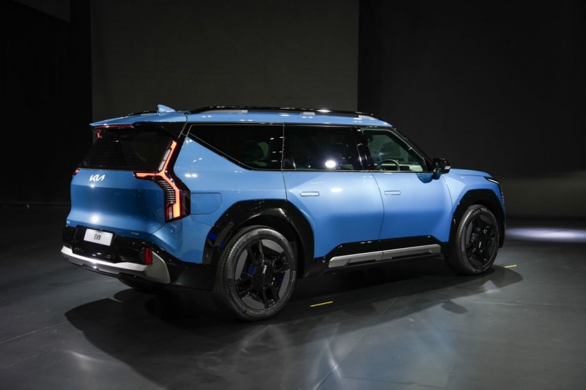 Kia EV9 cập bến thị trường Đông Nam Á, giá quy đổi từ 2,4 tỷ đồng 415929