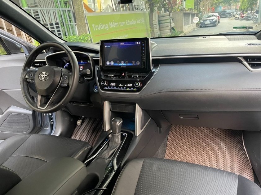 Ngỡ ngàng giá chào bán của Toyota Corolla Cross Hybrid chạy lướt sau 3 năm lăn bánh 415991
