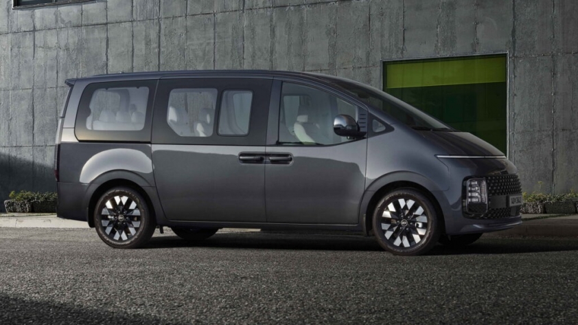 Hyunda-Staria-Hybrid-2024-1