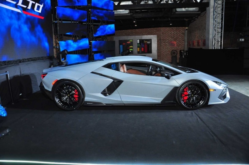 Lamborghini Revuelto lần đầu lộ diện tại Việt Nam, có thể ra mắt ngay trong tháng này 419096
