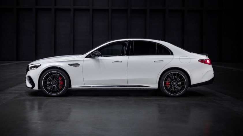 Mercedes-AMG E53 Hybrid ra mắt: Mạnh hơn 600 mã lực, tăng tốc 0-100 km/h trong chưa đầy 4 giây 420650