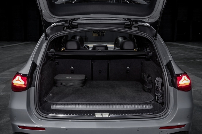 Mercedes-AMG E53 Hybrid ra mắt: Mạnh hơn 600 mã lực, tăng tốc 0-100 km/h trong chưa đầy 4 giây 420655