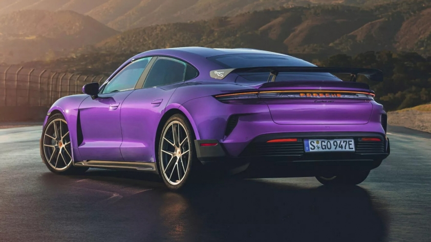 Porsche-Taycan-Turbo-GT-1