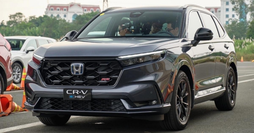 Honda CR-V dẫn đầu nhóm xe hybrid, vượt mặt Suzuki Ertiga 421058
