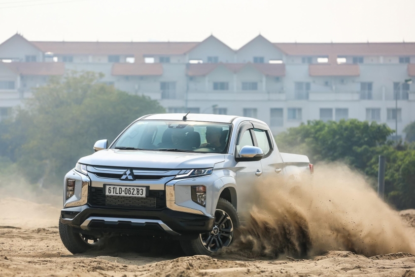 Phân khúc bán tải tháng 02/2024: Doanh số Mazda BT-50, Toyota Hilux 'chạm đáy' 421231