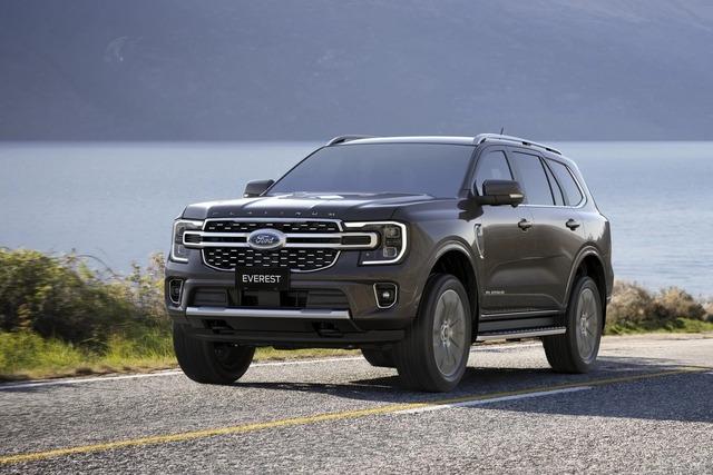 Vén màn Ford Everest Platinum tại Việt Nam: Trang bị hiện đại hơn, mở bán vào tháng sau 422454