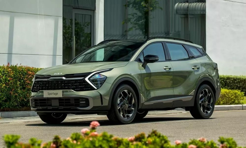 Doanh số sụt giảm, Mazda CX-5 vẫn là 'ông hoàng' phân khúc SUV cỡ C 422921