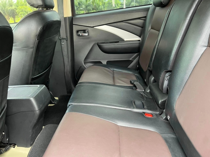 Xe gia đình Mitsubishi Xpander Cross cũ rớt giá ngỡ ngàng sau 2 năm lăn bánh 423380