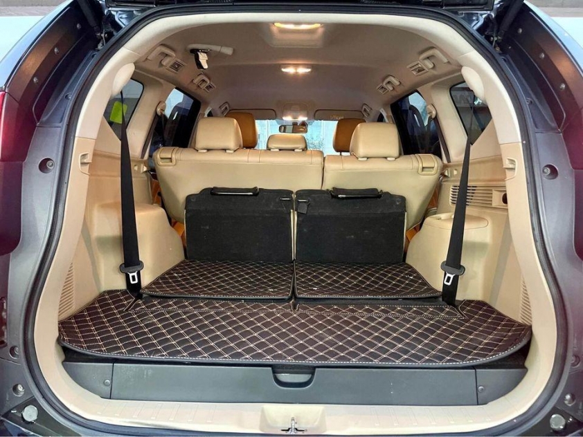 Sử dụng 7 năm, SUV Mitsubishi Pajero Sport cũ trượt giá ngang một chiếc Xpander 'đập hộp' 426330