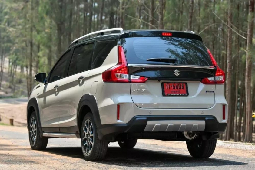 suzuki-xl7-hybrid-2024-3