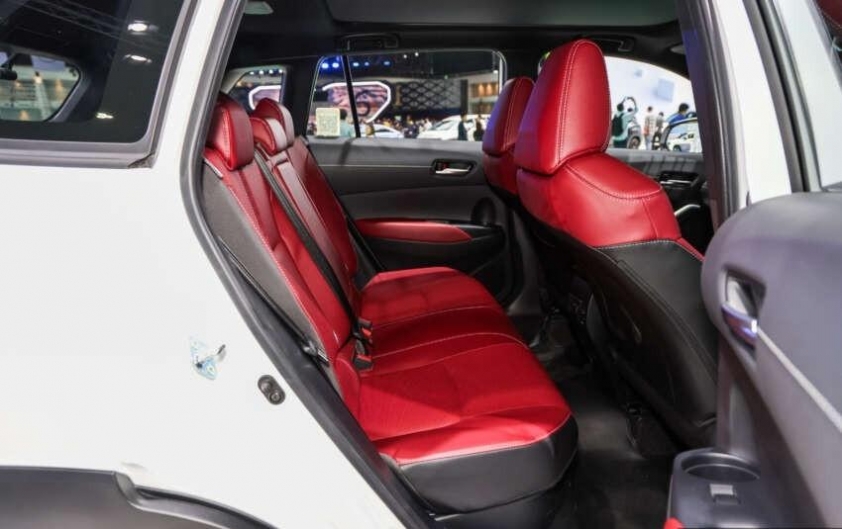 Cận cảnh hình ảnh 'bằng xương, bằng thịt' của Toyota Corolla Cross 2024 sắp về Việt Nam 429164