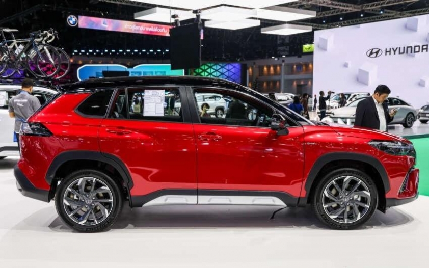 Cận cảnh hình ảnh 'bằng xương, bằng thịt' của Toyota Corolla Cross 2024 sắp về Việt Nam 429167