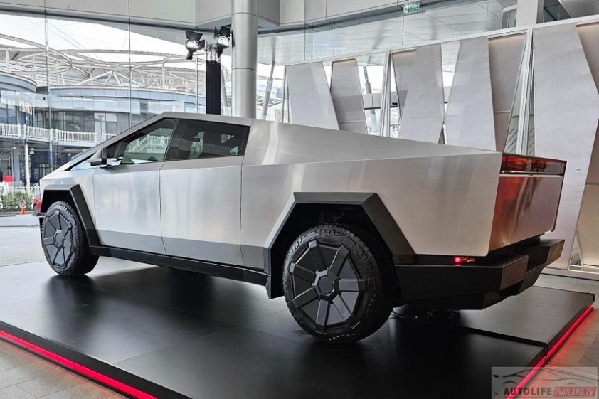 tesla-cybertruck-thailand-2