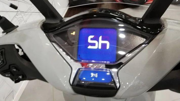 Honda SH 2024 ra mắt màu mới đẹp mê ly, giá quy đổi hơn 100 triệu đồng 449504