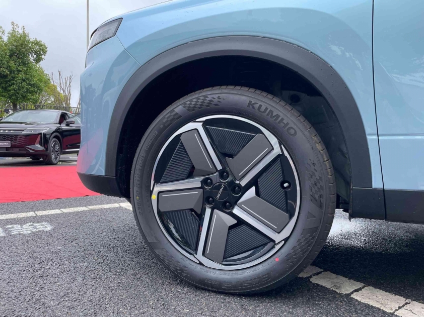 Ảnh thực tế Jeacoo J7 PHEV sắp về Việt Nam: Tầm vận hành 1.200 km, cạnh tranh với CX-5, CR-V 453836
