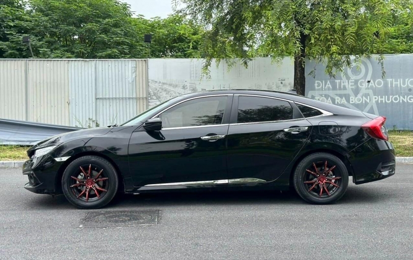 Bất ngờ giá chào bán của Honda Civic cũ sau 5 năm lăn bánh 465664