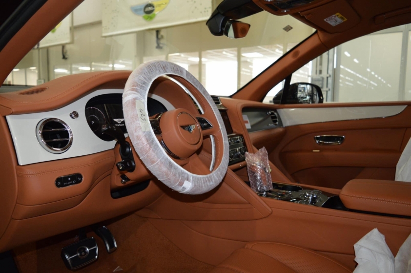 Chồng Đoàn Di Băng tậu cho vợ chiếc Bentley Bentayga trị giá gần 20 tỷ đồng 468332