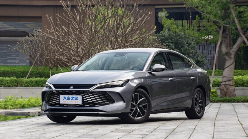 Hãng xe sắp về Việt Nam BYD ra mắt sedan mới: 'Ăn xăng' chỉ 2,9 lít/100 km, tầm vận hành 2.100 km 471040