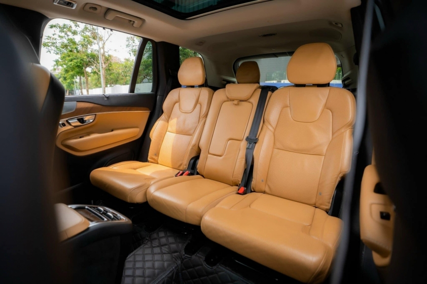 Xe sang Volvo XC90 T6 2016 lăn bánh 8 năm tại Việt Nam bán lại với giá khó tin 476435