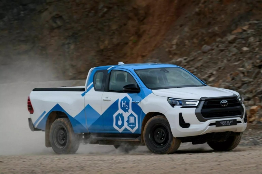 2024-toyota-hilux-fcev-prototype (7)