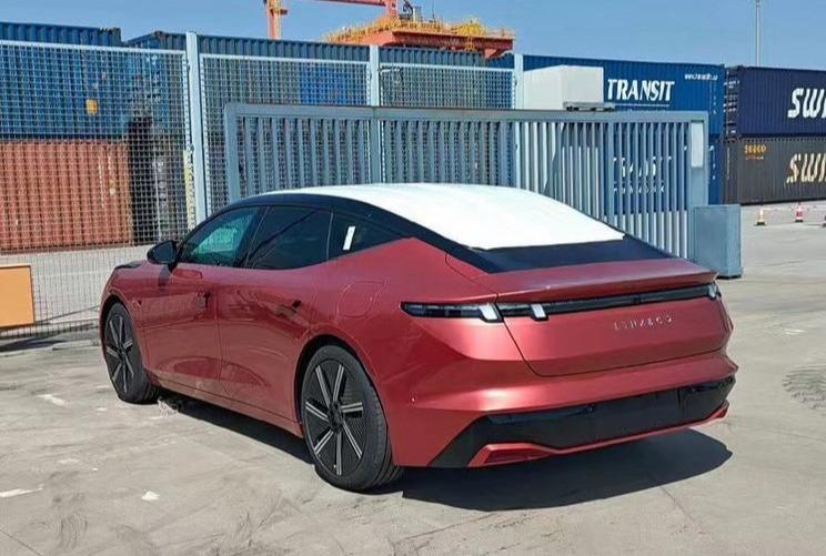 Hãng đang bán xe tại Việt Nam 'nhá hàng' sedan điện mới, giá quy đổi dự kiến từ 700 triệu đồng 478653